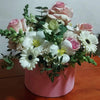 Compoziție Florală Elegantă în Cutie Roz